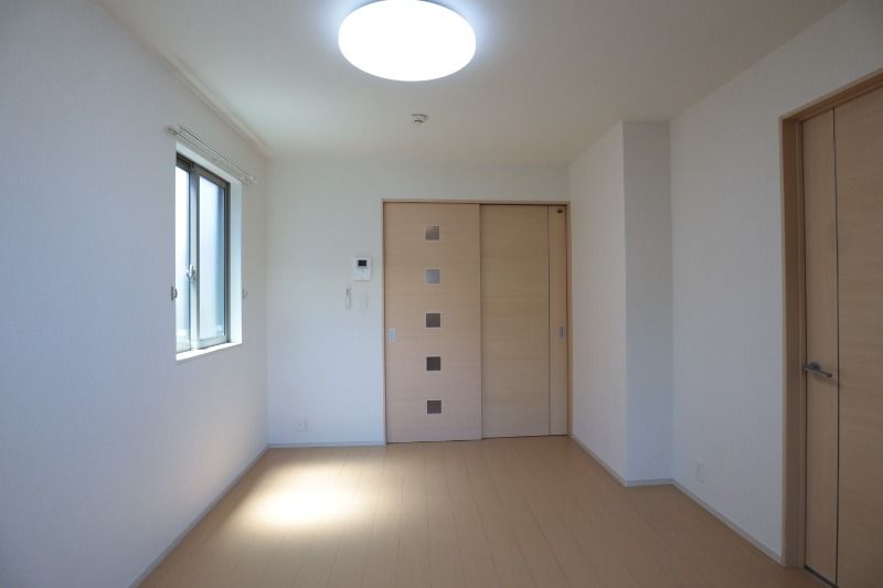 �y�����E���r���O�z�@