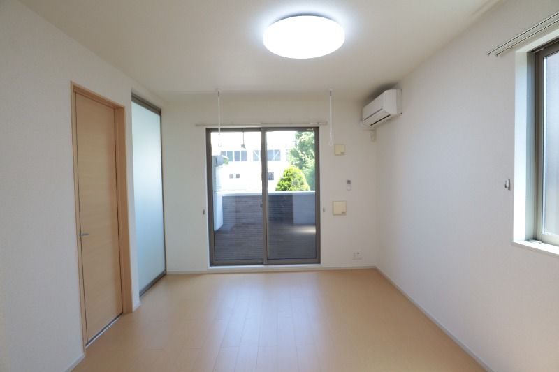 �y���ԁE���r���O�z�@