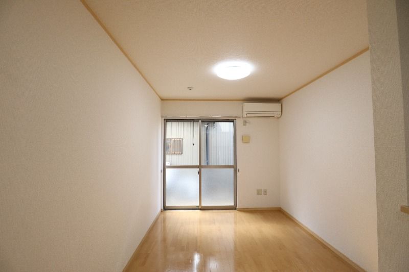 �y���ԁE���r���O�z�@