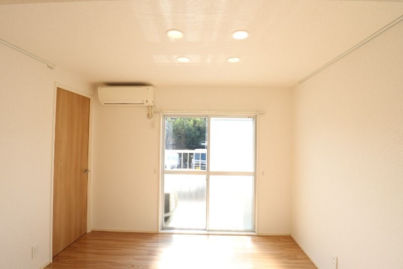 �y���ԁE���r���O�z�@