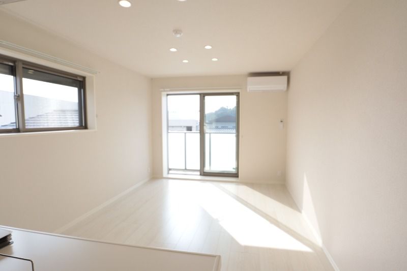 �y���ԁE���r���O�z�@