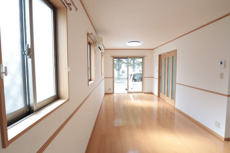 �y���ԁE���r���O�z�@