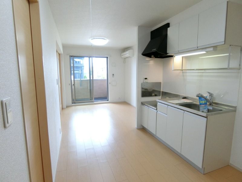 �y���ԁE���r���O�z�@