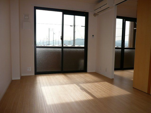 �y���ԁE���r���O�z�@���r���O�i�C���[�W�j