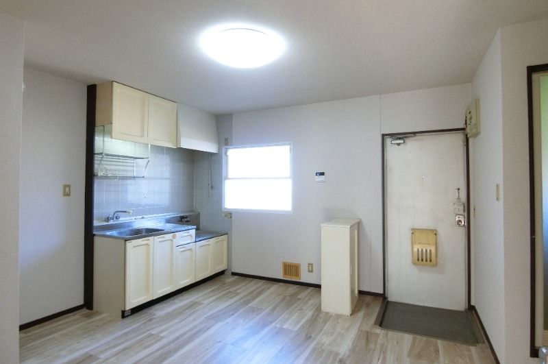 �y�����E���r���O�z�@