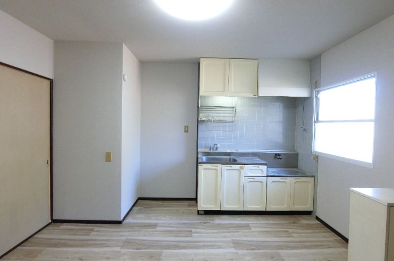 �y���ԁE���r���O�z�@