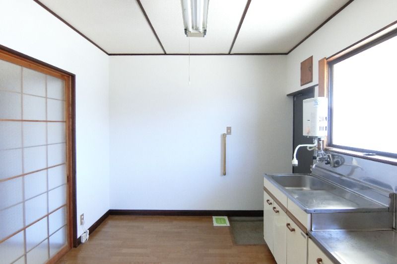 �y�����E���r���O�z�@