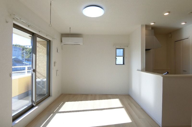 �y���ԁE���r���O�z�@