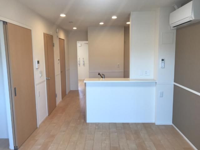 �y���ԁE���r���O�z�@