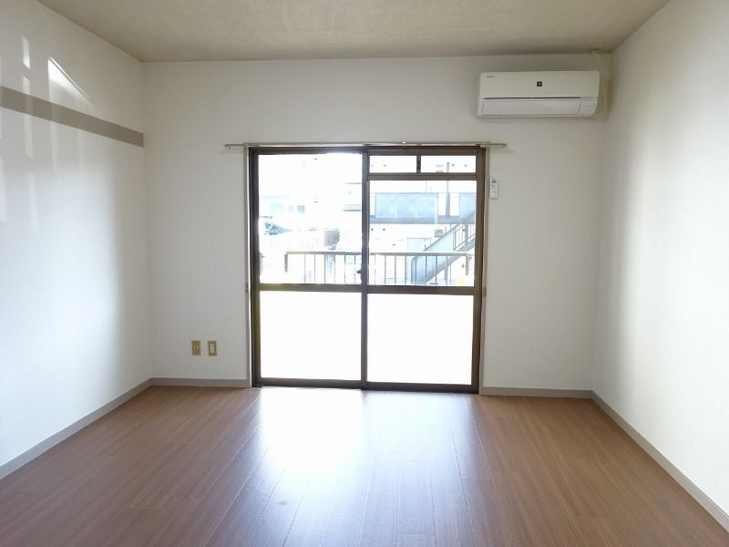 �y���ԁE���r���O�z�@