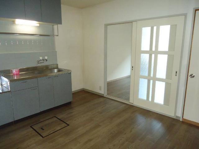 �y���ԁE���r���O�z�@