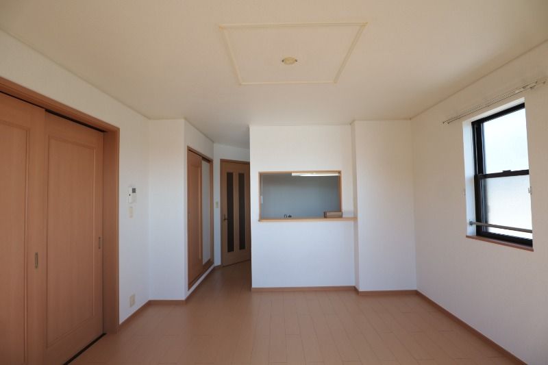 �y�����E���r���O�z�@