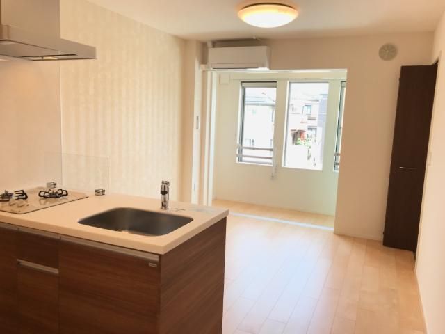 �y���ԁE���r���O�z�@