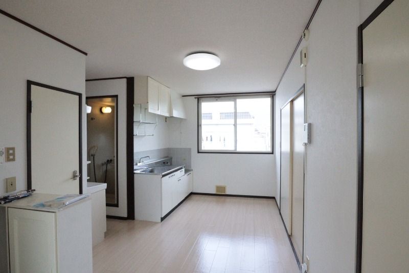 �y�����E���r���O�z�@