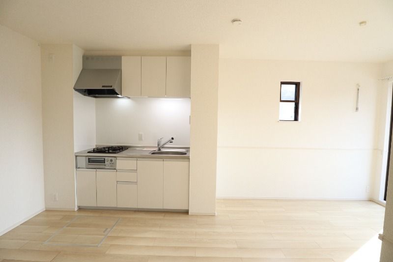 �y�����E���r���O�z�@