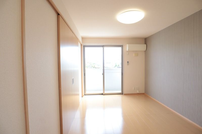 �y���ԁE���r���O�z�@