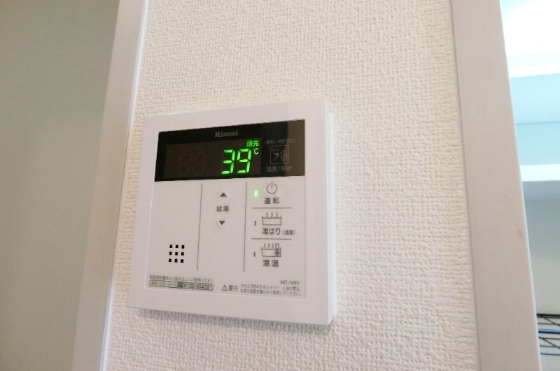 y̑ݔz@^Cv