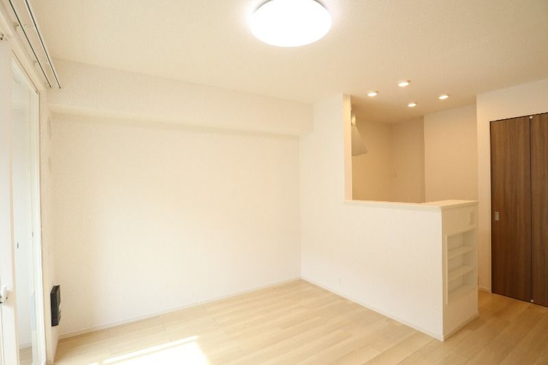 �y�����E���r���O�z�@