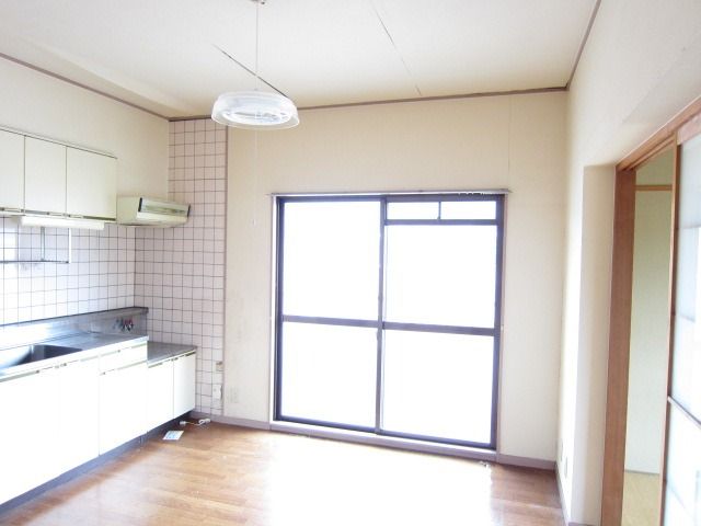 �y���ԁE���r���O�z�@