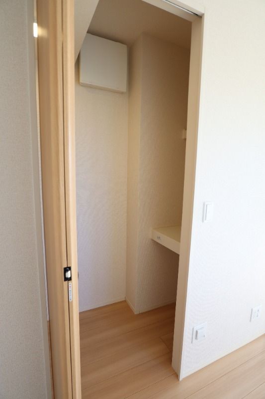 �y���[�z�@�E�H�[�N�C���N���[�[�b�g