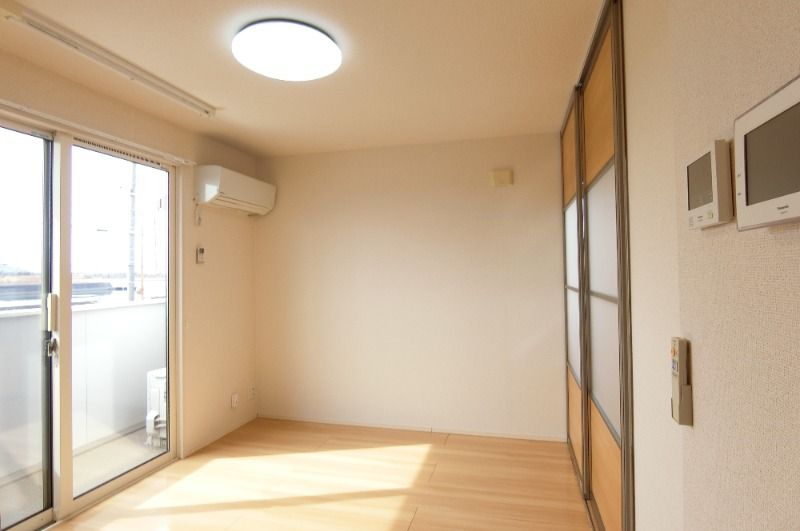 �y���ԁE���r���O�z�@