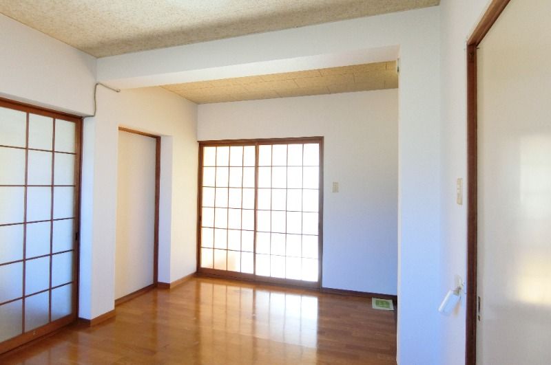 �y�����E���r���O�z�@