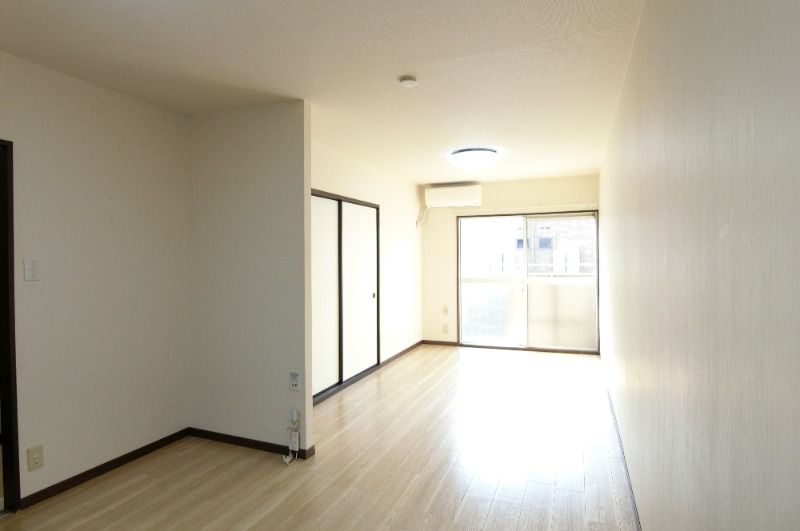 �y���ԁE���r���O�z�@