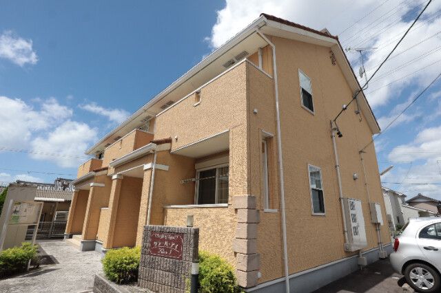 �N���[���E�A�C�̌����O��