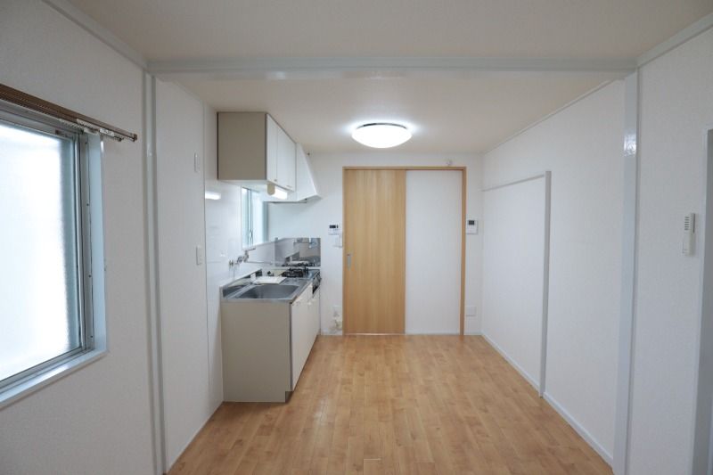 �y�����E���r���O�z�@