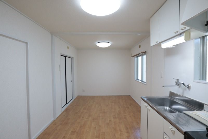 �y���ԁE���r���O�z�@