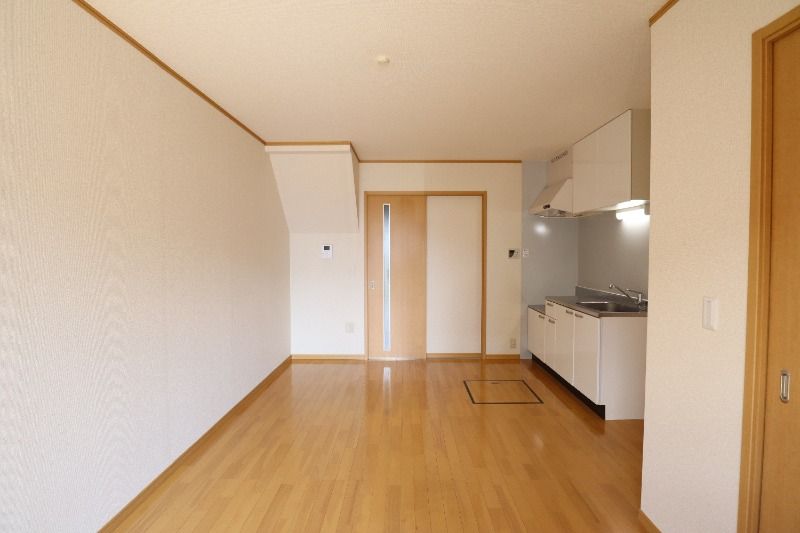 �y���ԁE���r���O�z�@