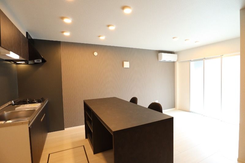 �y�����E���r���O�z�@