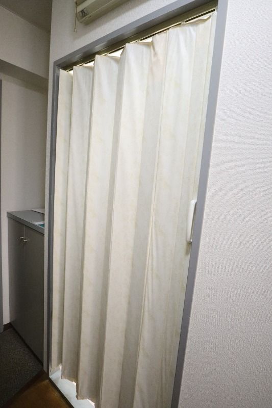 �y���̑��z�@���ʏ��A�R�[�f�B�I���J�[�e��