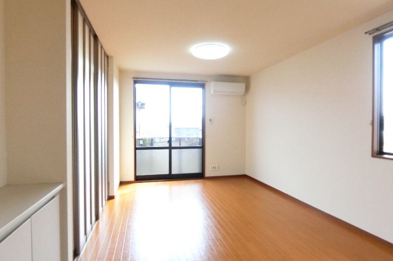 �y���ԁE���r���O�z�@�Ɩ����t��