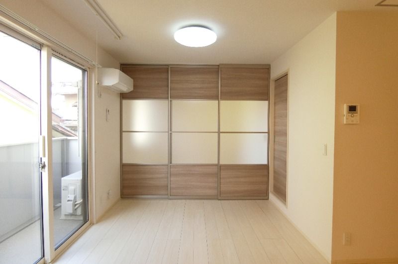 �y���ԁE���r���O�z�@