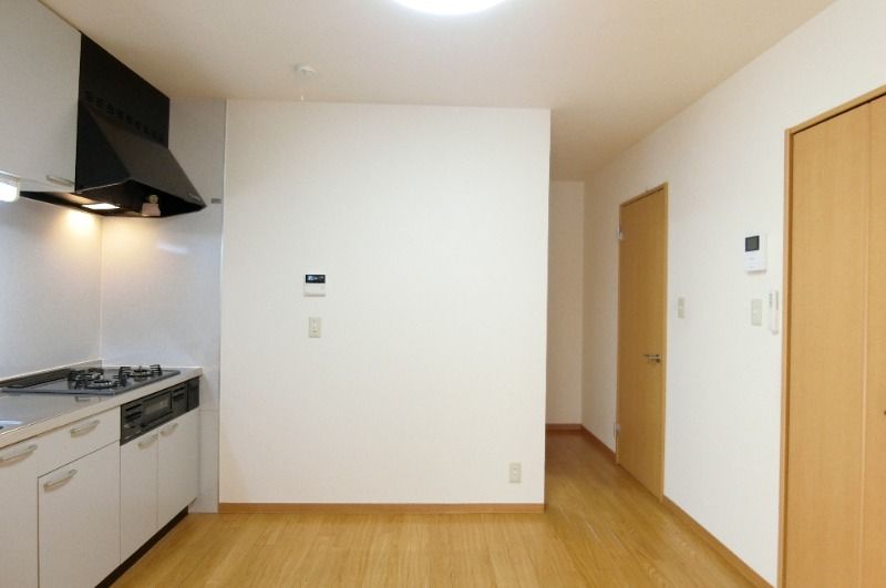 �y�����E���r���O�z�@