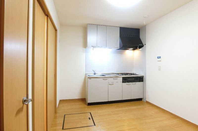 �y���ԁE���r���O�z�@