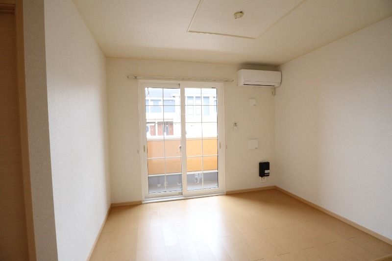 �y���ԁE���r���O�z�@