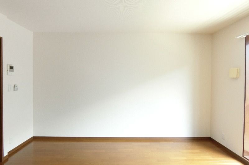 �y�����E���r���O�z�@