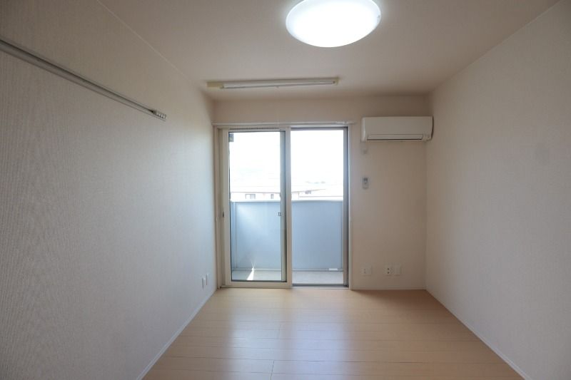 �y���ԁE���r���O�z�@���^�C�v