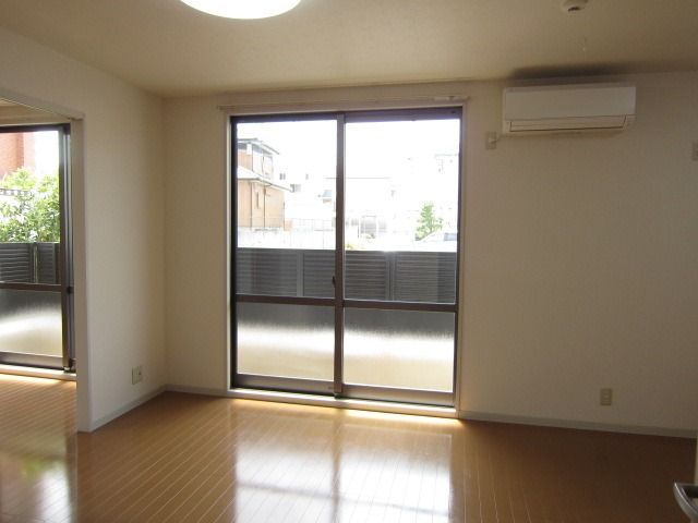 �y���ԁE���r���O�z�@