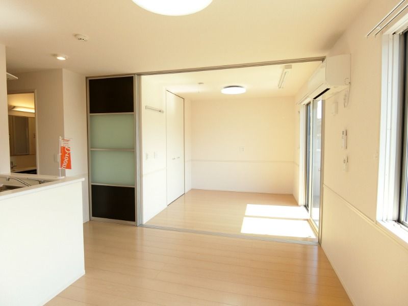 �y�����E���r���O�z�@