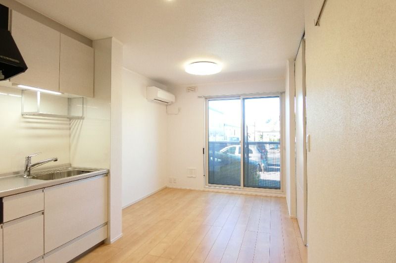 �y���ԁE���r���O�z�@