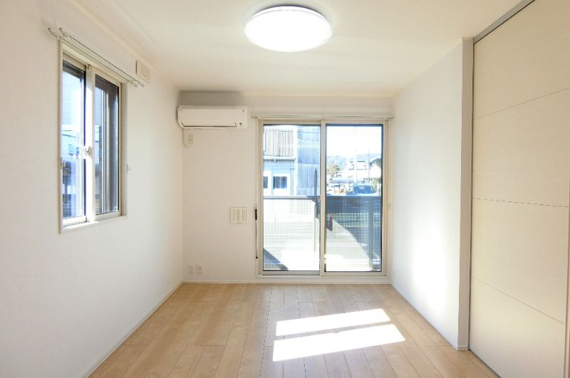 �y���ԁE���r���O�z�@