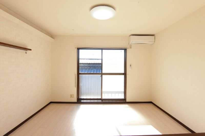 �y���ԁE���r���O�z�@