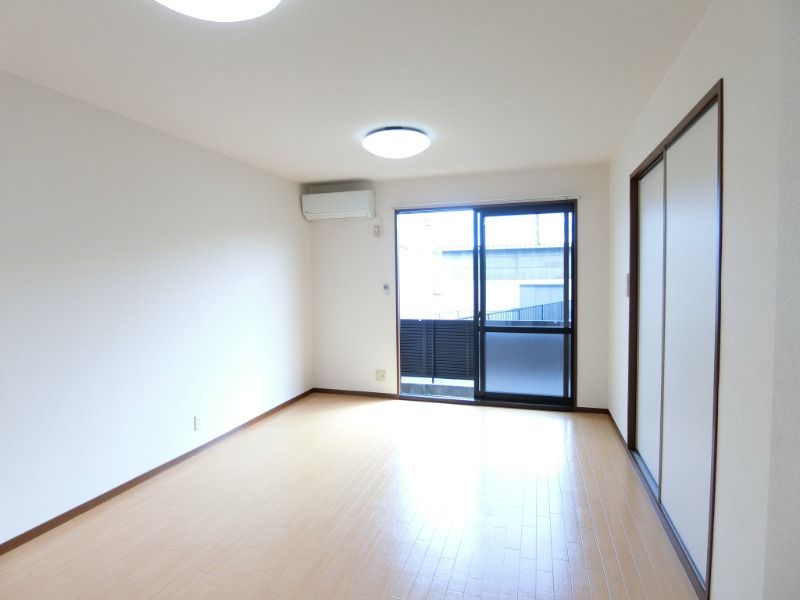 �y���ԁE���r���O�z�@