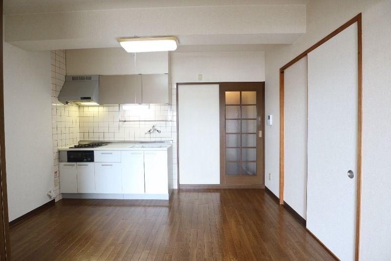 �y�����E���r���O�z�@