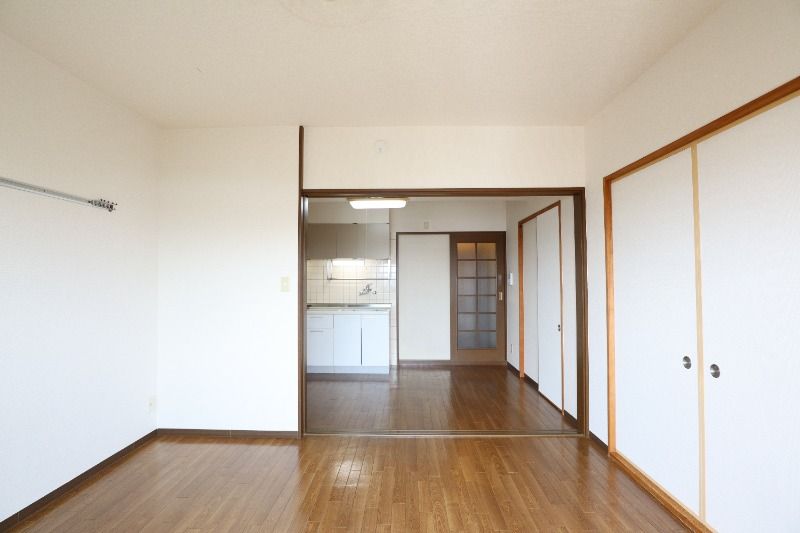 �y�����E���r���O�z�@