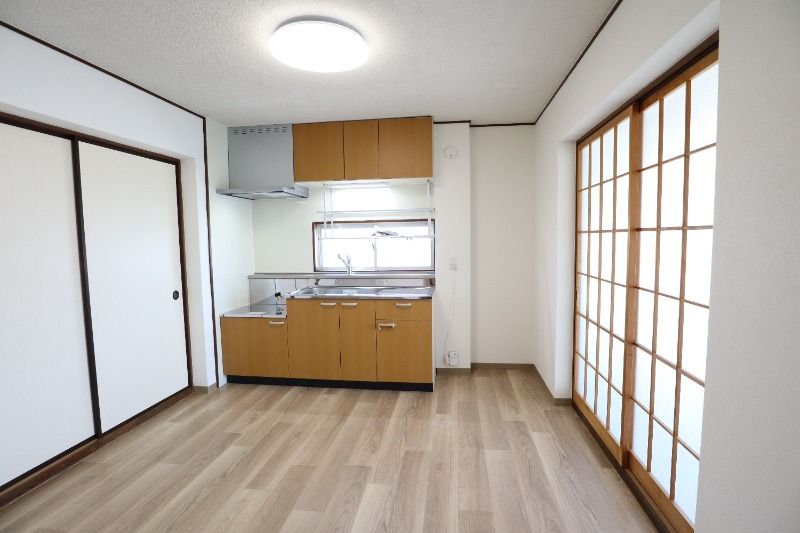 �y���ԁE���r���O�z�@