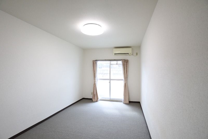 �y���ԁE���r���O�z�@